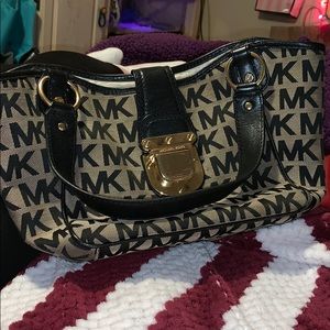 Micheal Kors Purse